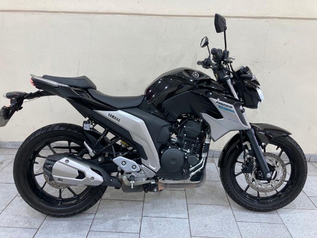 YAMAHA FZ25 FAZER 2020  BAIXO KM 
