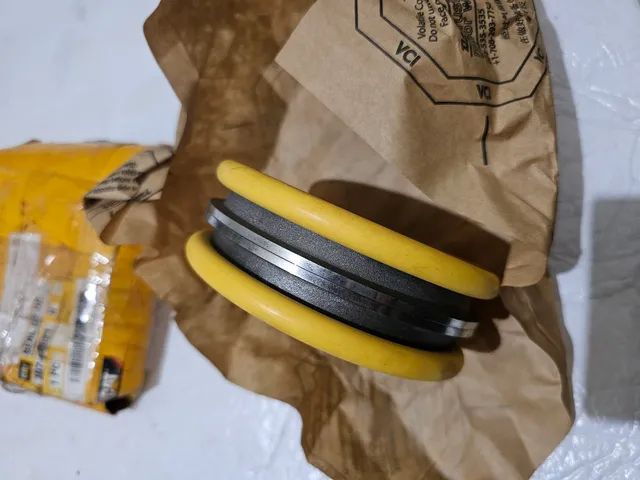Trator esteira caterpillar D10R D11R retentor duo cone novo original 1079621 - Foto 3