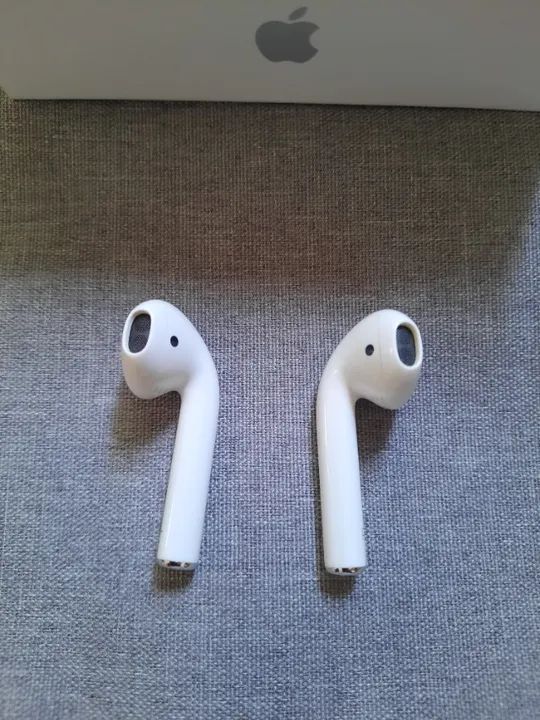 Fone Apple AirPods 2 com nota fiscal seminovo + 2 capinhas brinde - Foto 3