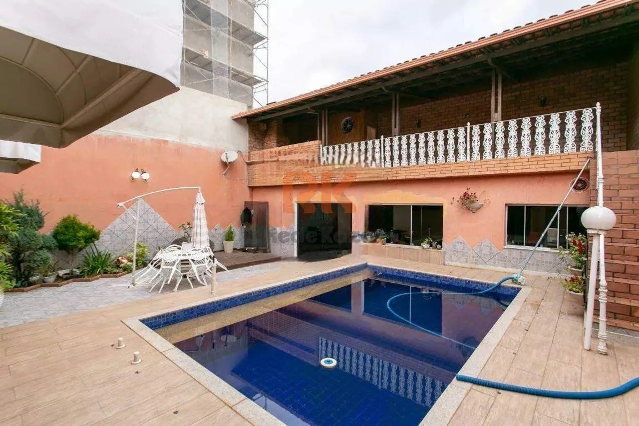 Casa para aluguel, 5 quartos, 3 suítes, 2 vagas, Planalto - Belo Horizonte/MG