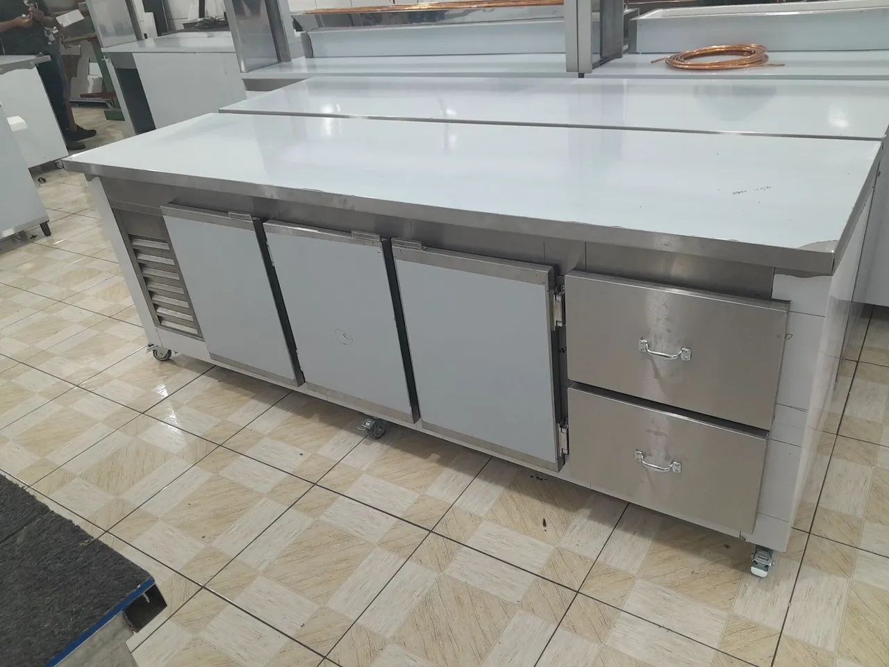 BALCAO REFRIGERADO! MEDIDAS: 2.50X60X90 - Foto 5