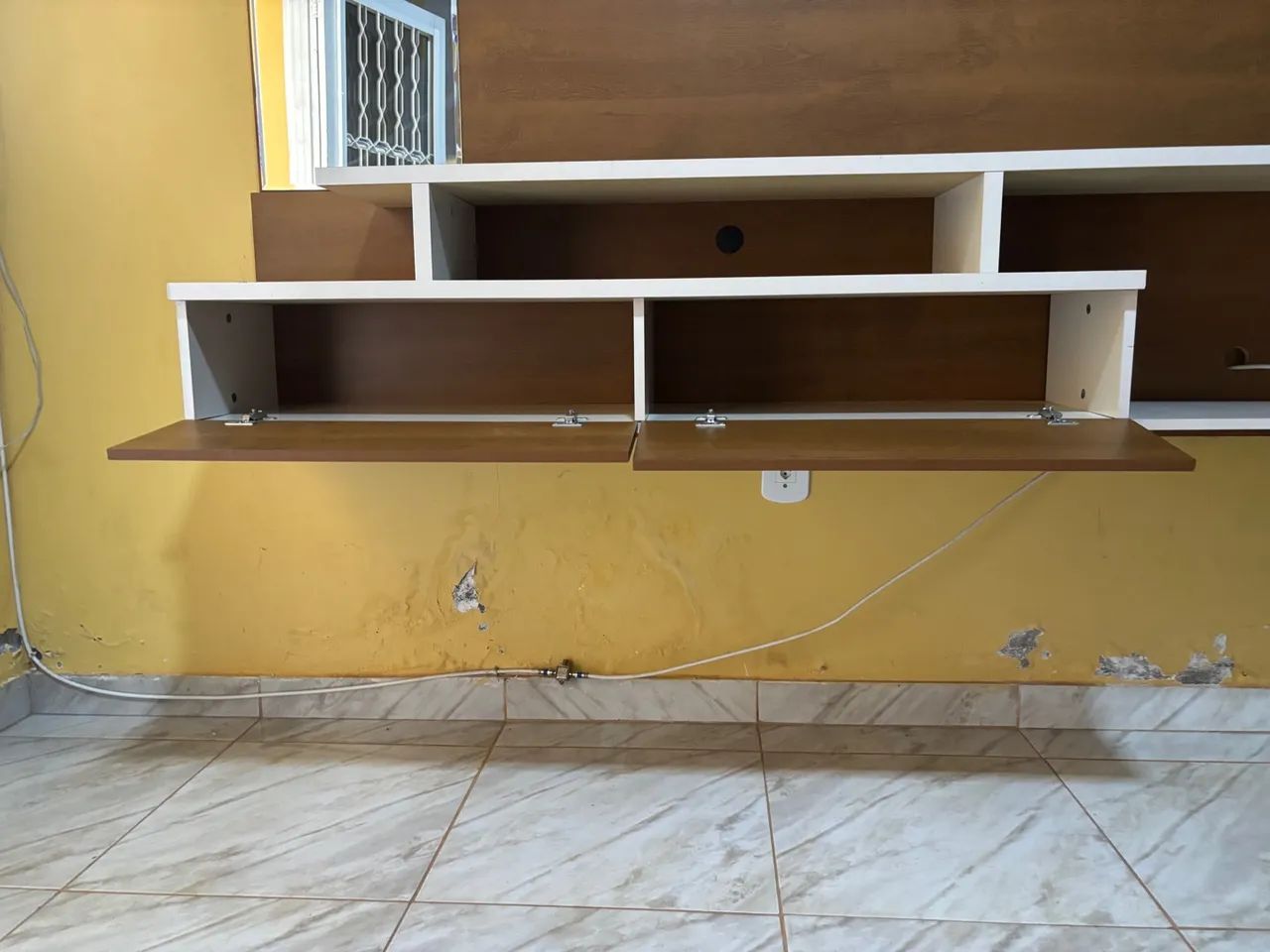 Painel para TV com Prateleira e Gavetas - Foto 3