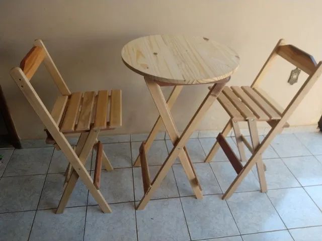 Jogo Mesa Bistro Alta Em Madeira  Com 2 Banquetas  - Foto 3
