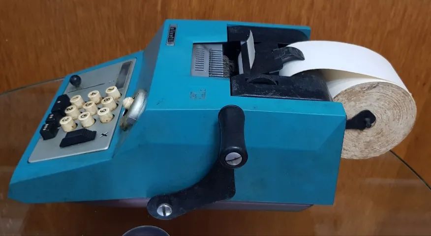 Antiga Calculadora Olivetti mecânica Vintage década de 50  - Foto 4