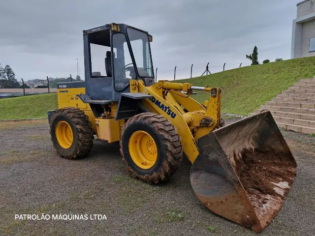 Pá Carregadeira Komatsu WA180 ano 2002 