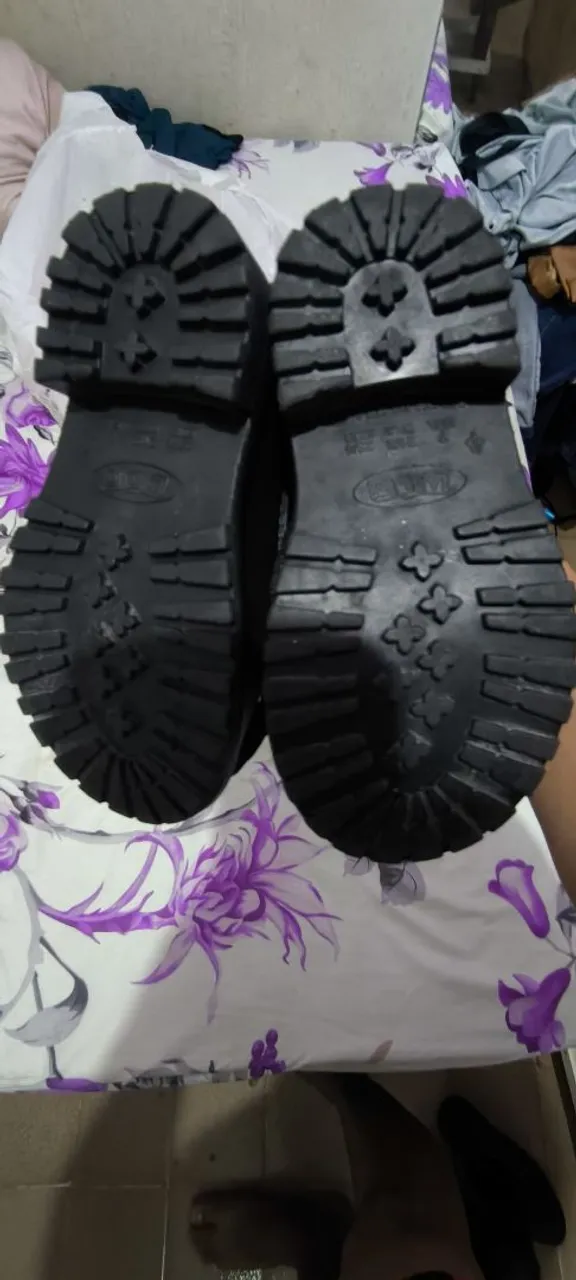Botas infantis pretas