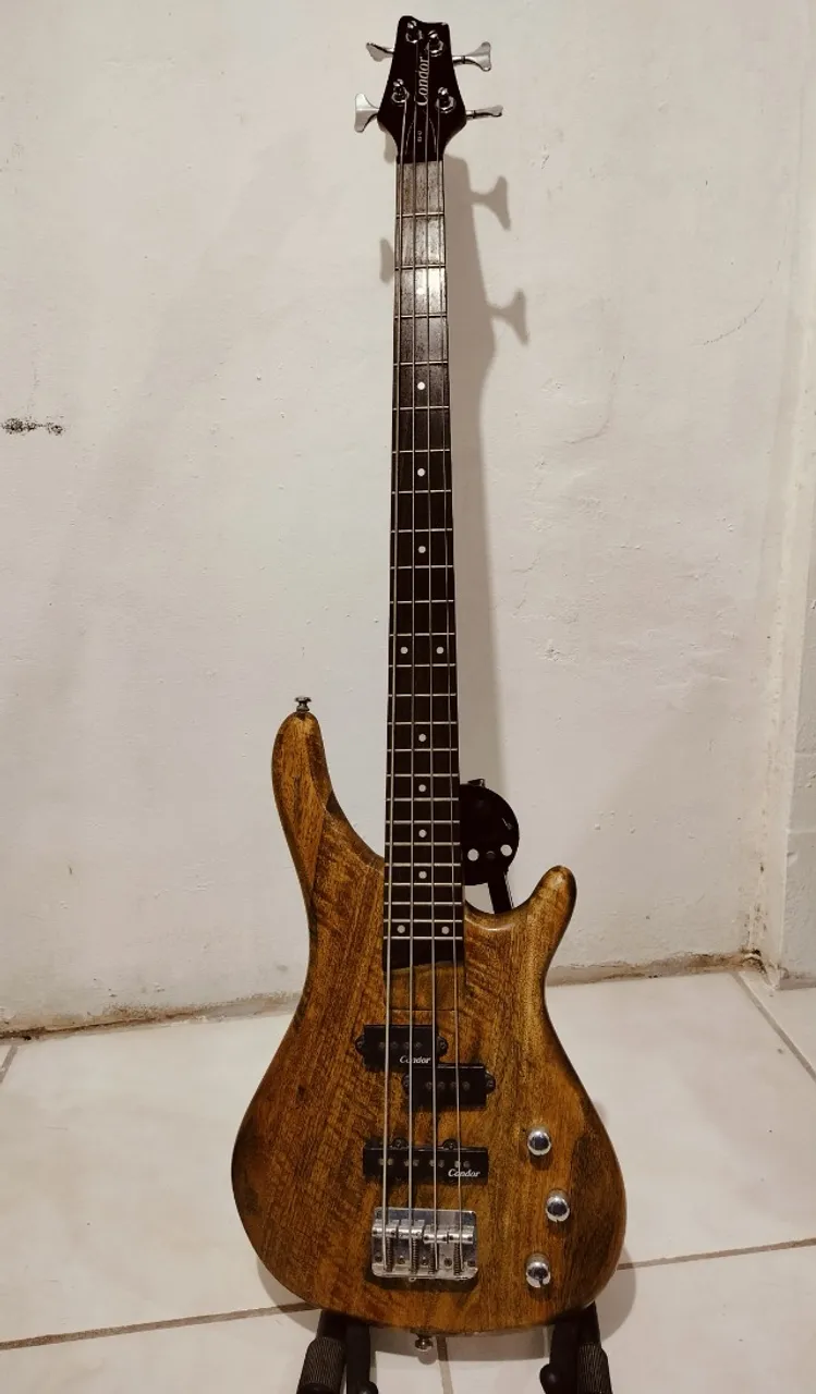 Vendo CTR baixo 4 cordas CONDOR BX 12
