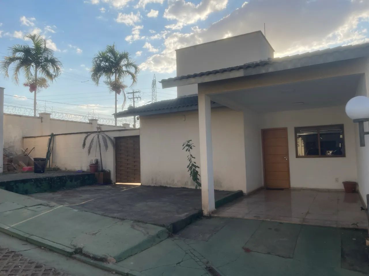 Casa em condomínio fechado, 10 minutos do shopping flamboyant 