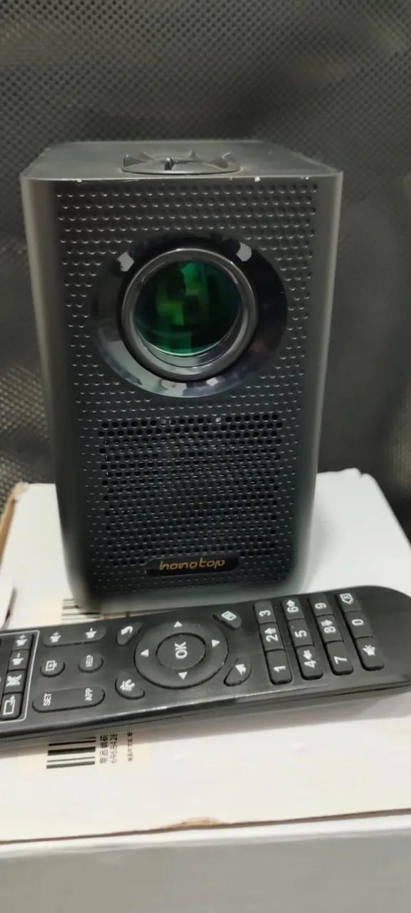 Projetor Smart Hangtop S30 3800 Lumens Wi-Fi Android - Como Novo, 1080p!