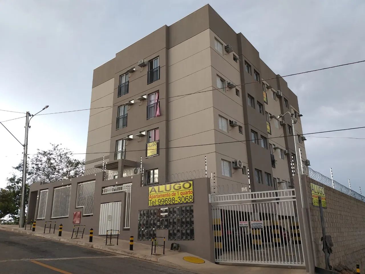 ALUGO APARTAMENTOS DE 1 E 2 QUARTOS BEM LOCALIZADOS Santa Marta e Centro - Foto 2