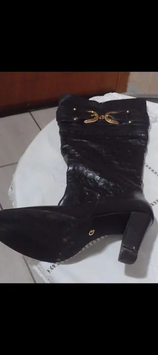 Botas de cano alto pretas - Foto 2