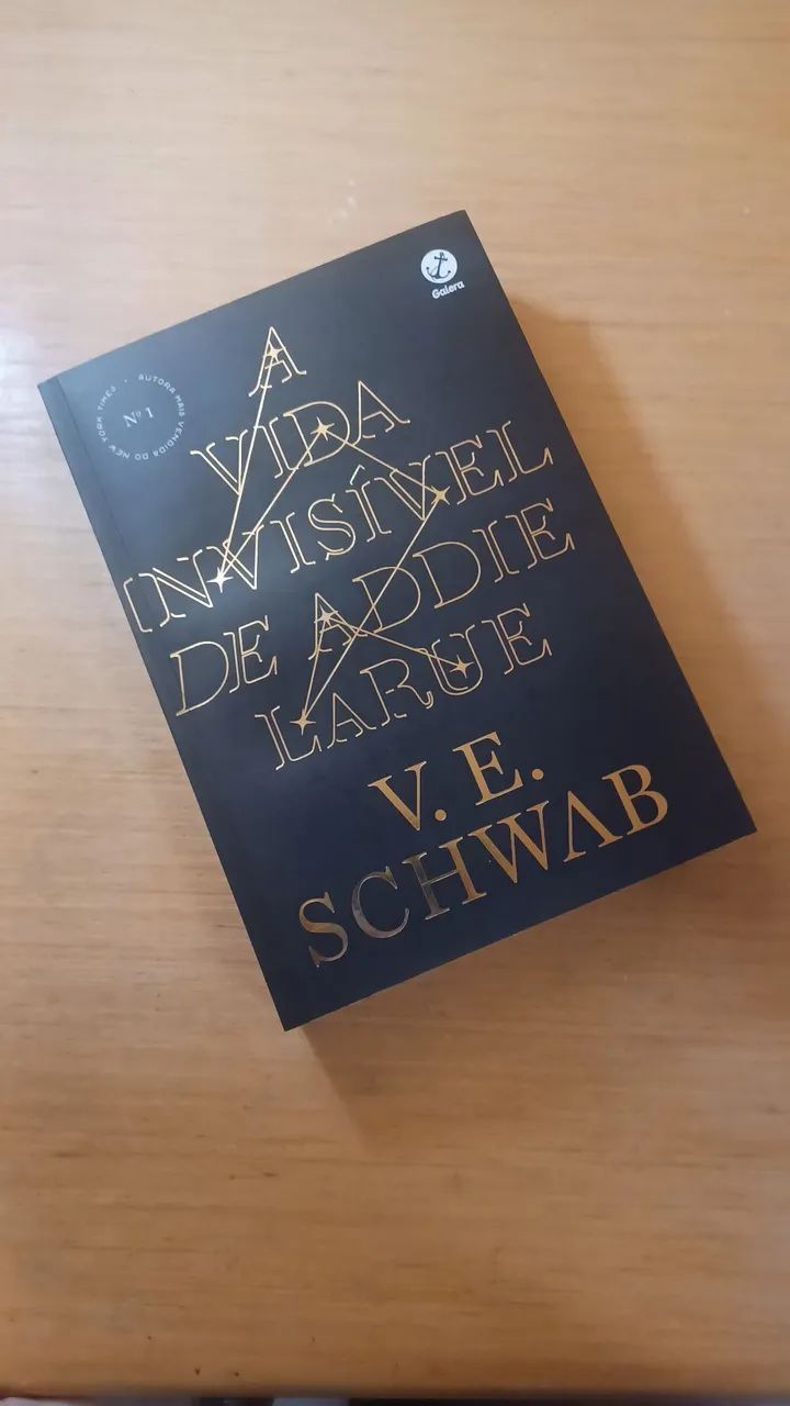A Vida Invisível de Addie LaRue - V.E. Schwab