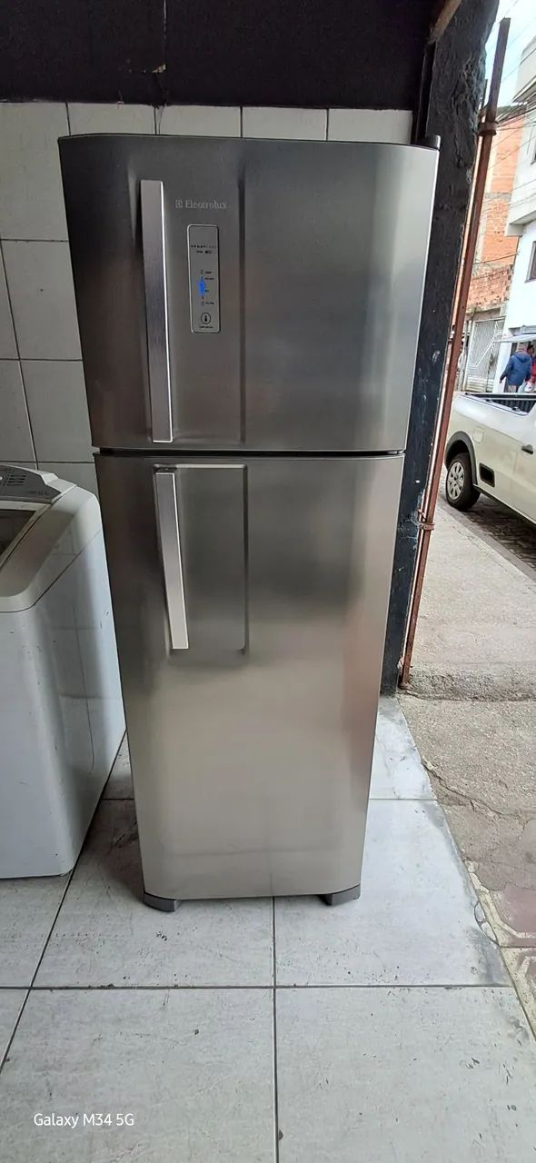 Geladeira Electrolux df36x Frost Free inox 310L 