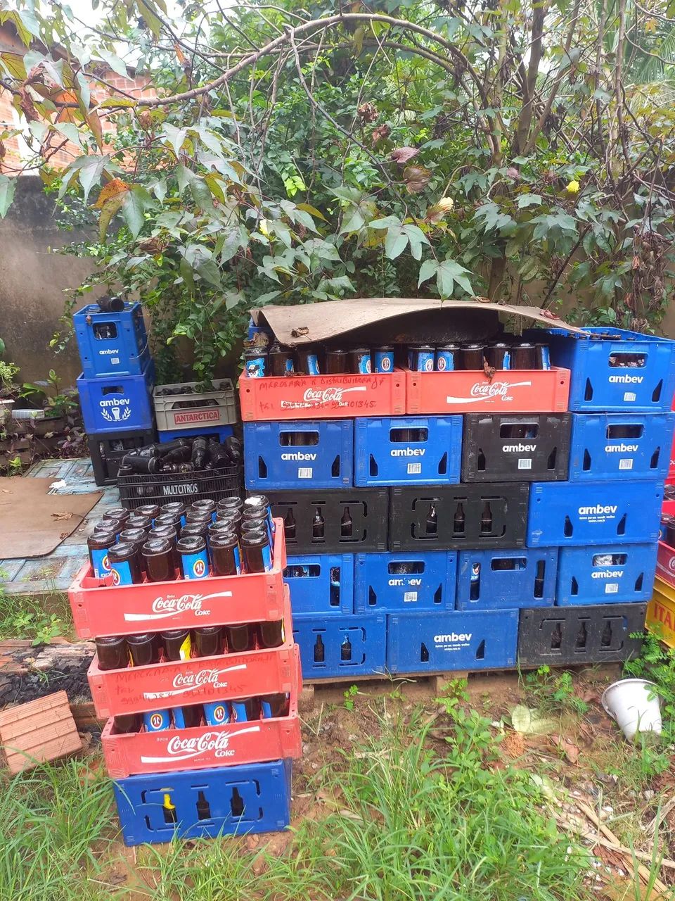 Caixas de bebidas Coca-Cola e Ambev - Foto 2