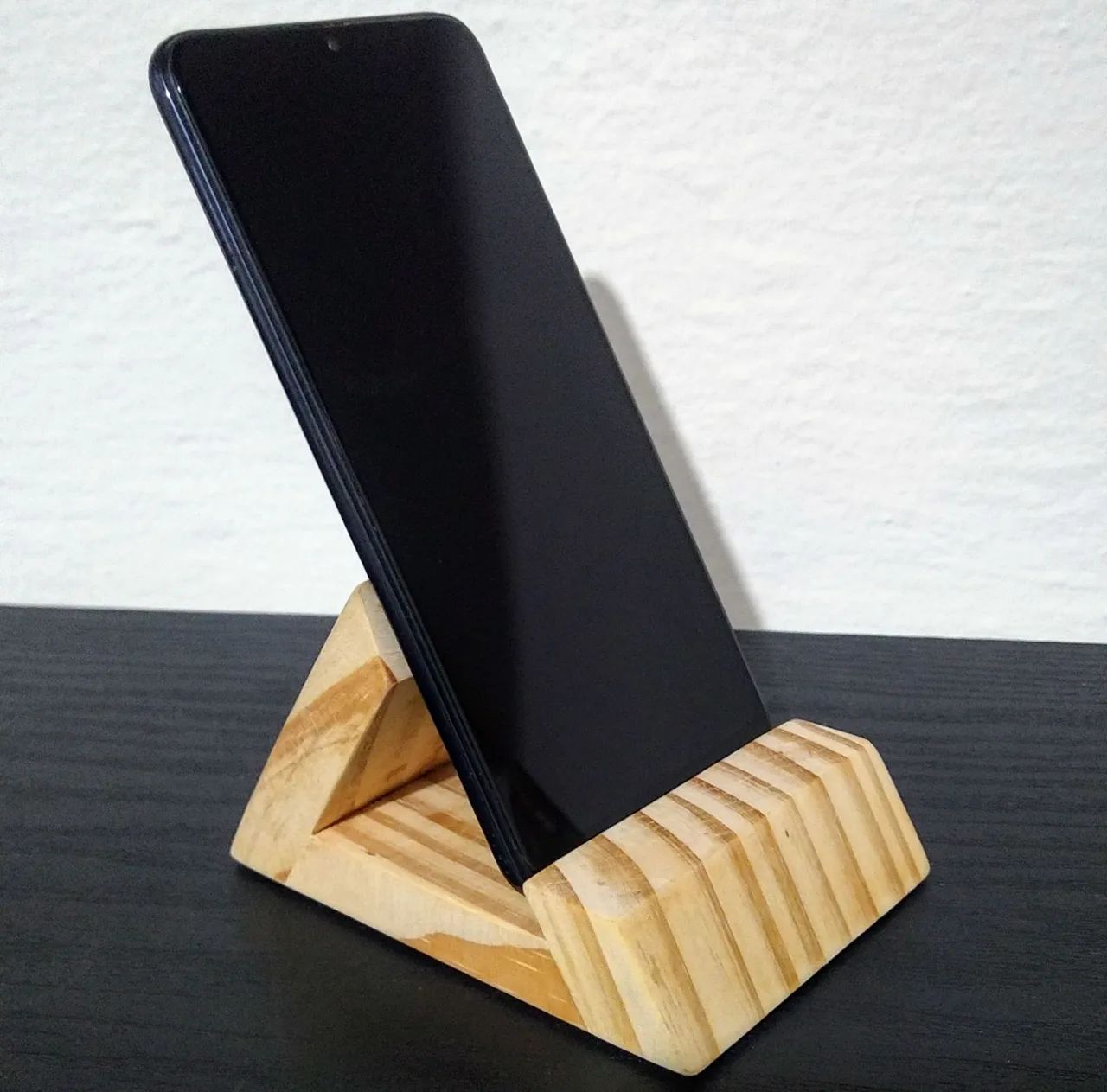 Suporte para Celular em Madeira - Moderno e Elegante - Foto 3