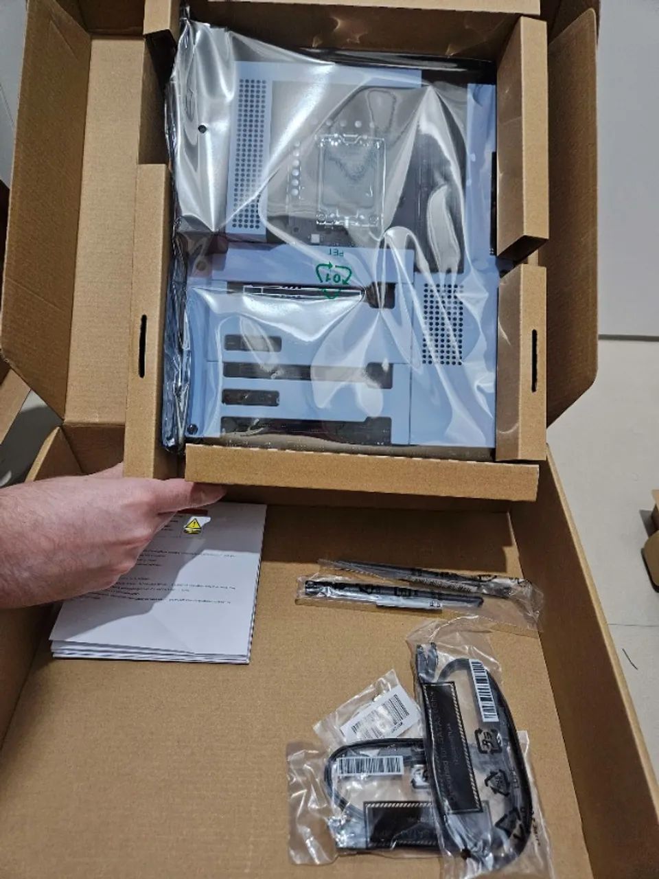 (NOVO) Placa Mãe NZXT Z790 N7 WIFI, White, Intel LGA 1700, ATX, DDR5, N7-Z79XT-W1 - Foto 6