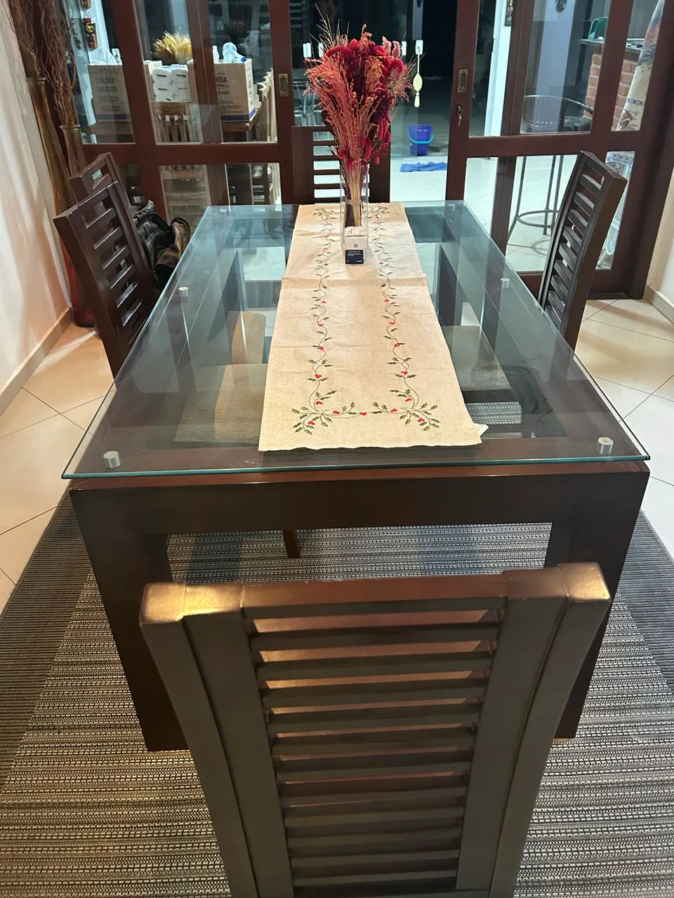 Mesa e cadeiras de jantar64221281031554121