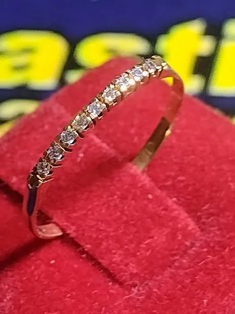 Anel Meia Aliança zircônia 1 mm Ouro 18 Kilates 0.70 Gramas