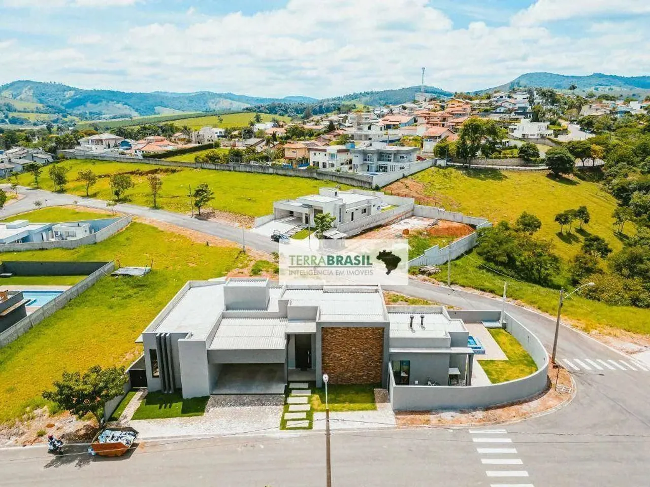 Casa com 3 dormitórios à venda, 272 m² por R$ 1.650.000,00 - Condomínio Residenzialle Tosc
