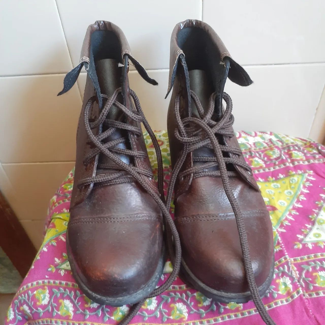 Bota de couro marrom Stylus - Foto 5
