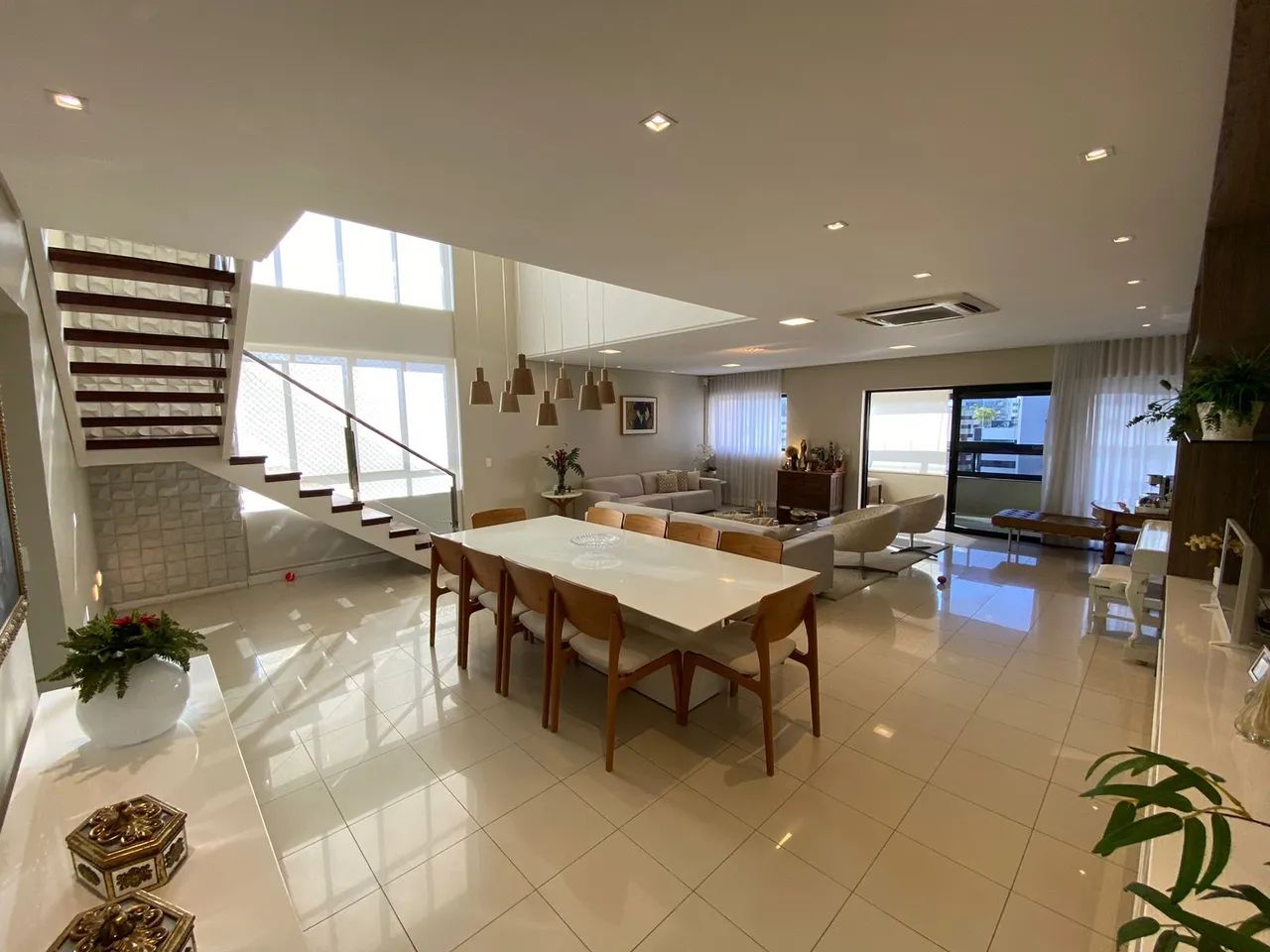 Cobertura com 370 metros quadrados com 5 quartos em Ponta Verde - Maceió - AL