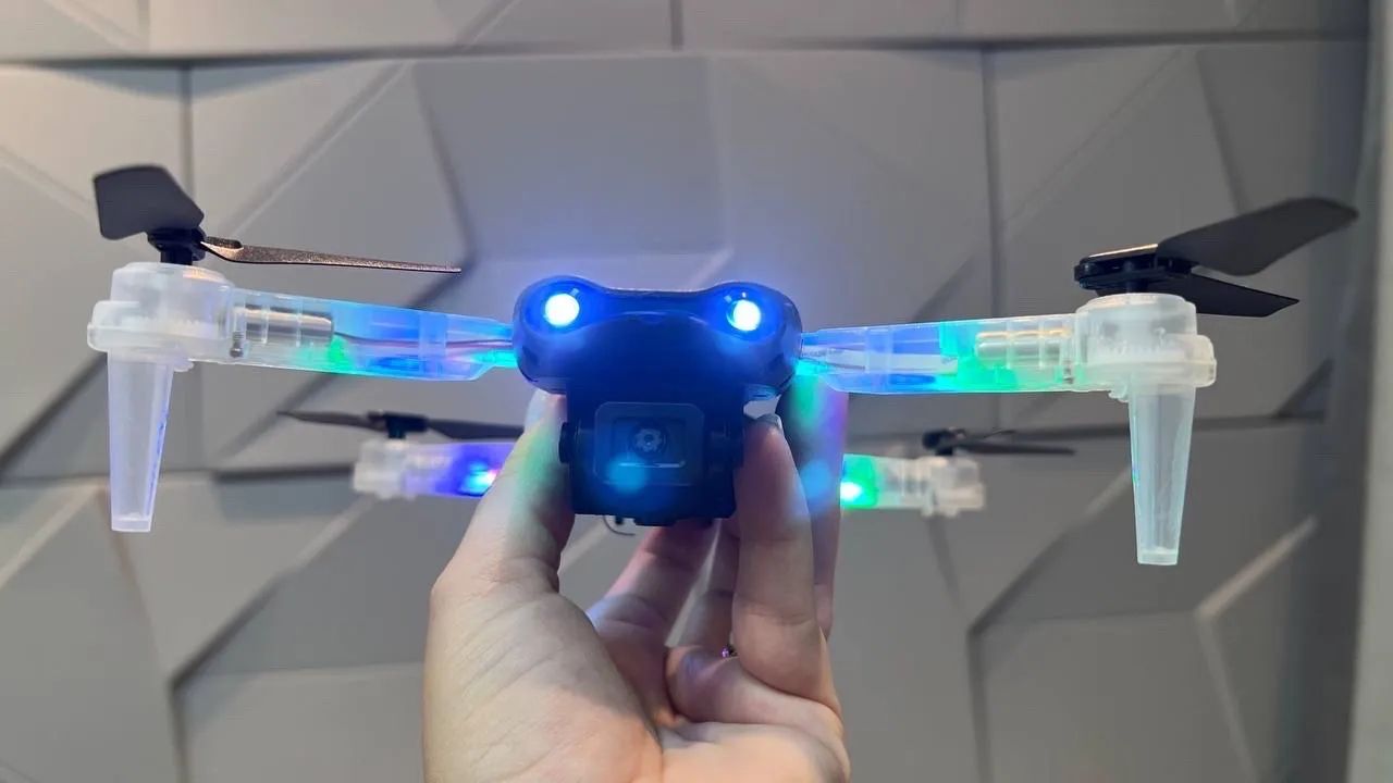 Drone Compacto p/ Crianças e Adultos - Câmera, LED e 2 Baterias - Foto 6