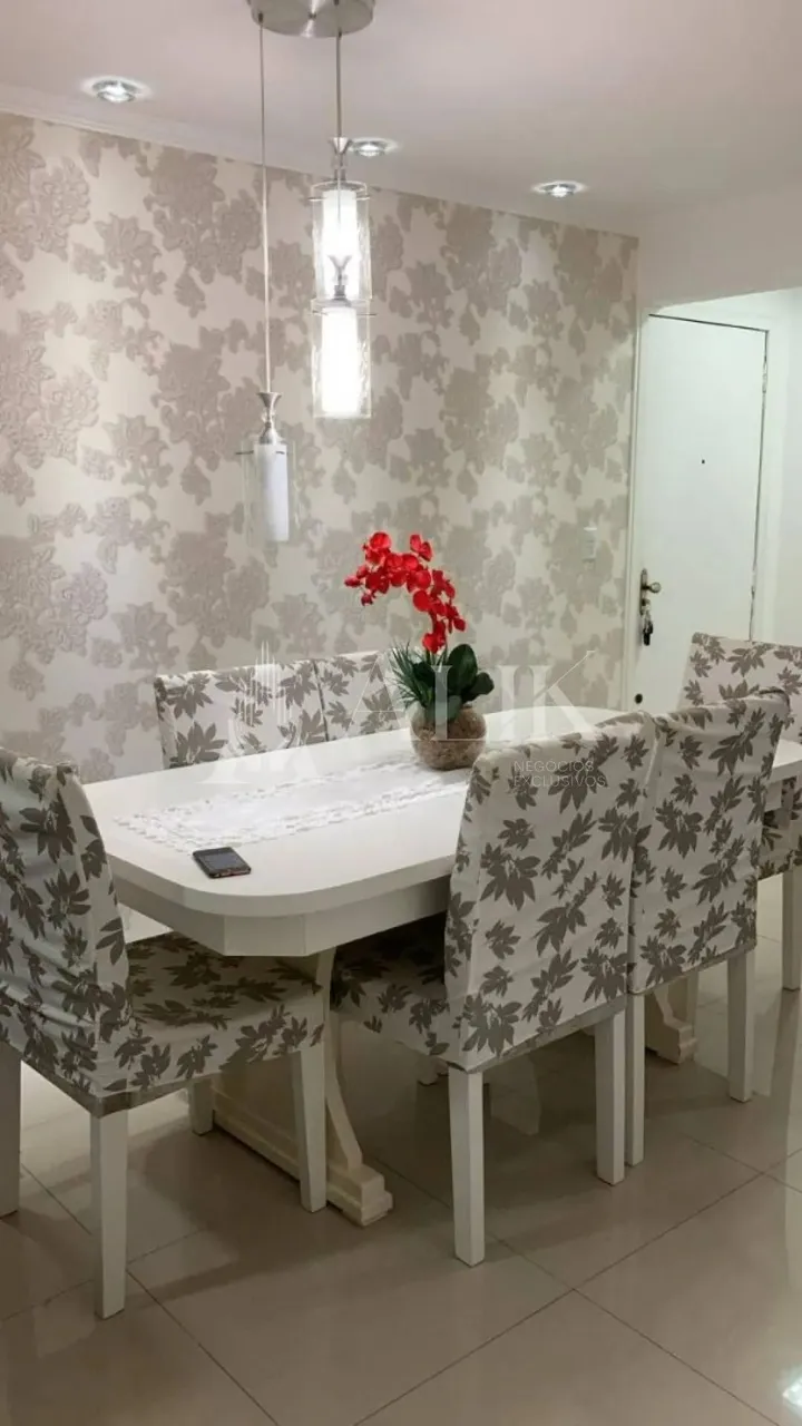 APARTAMENTO- QUADRA MAR