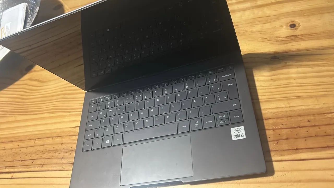 Samsung Galaxy Book S Notebook with a small defect in the corner of the screen64385503408642122