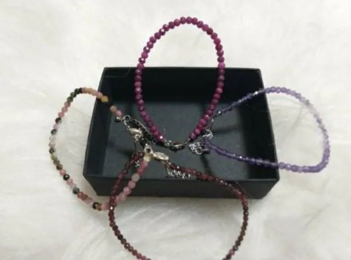 PULSEIRAS (QUATRO UNIDADES), EM PRATA, COM DIVERSAS PEDRAS NATURAIS. . - Foto 5