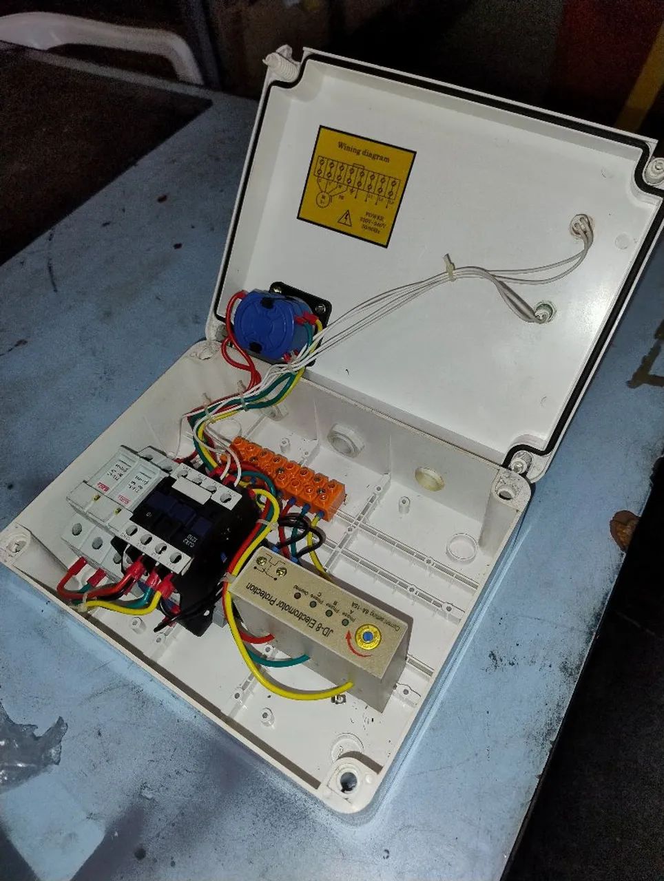 Montagem de Quadros Elétricos em Geral.