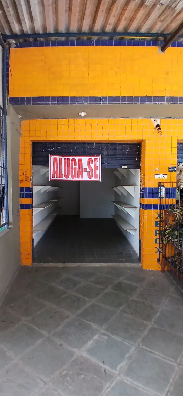 Alugo loja em Cajazaira 5, em frente à rótula.