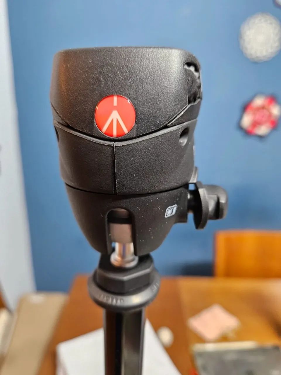 Tripé De Alumínio Manfrotto De 5 Seções Compact Action - Foto 2