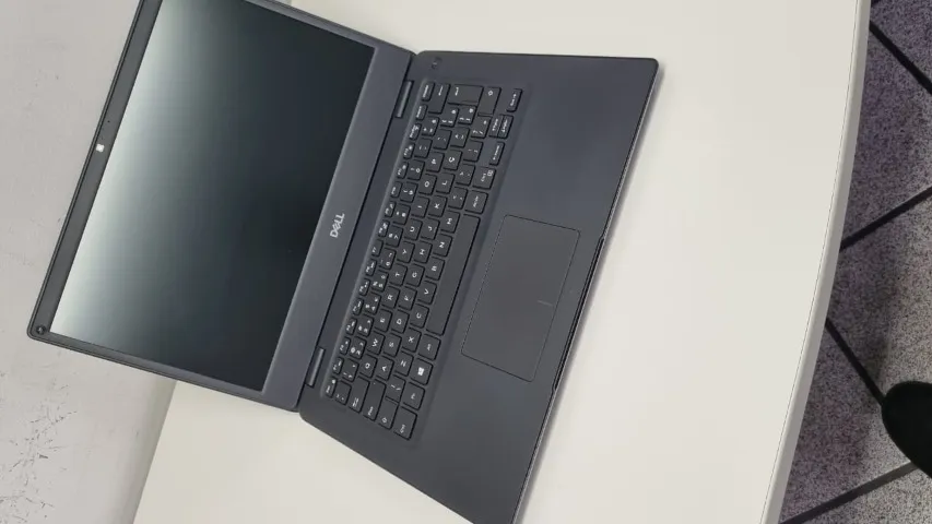 Notebook Dell 3400 - i5 8a, 8gb ram , ssd 256.