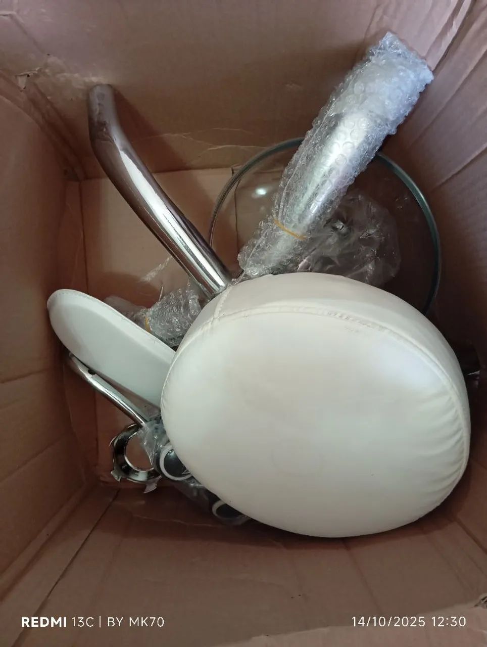 Cadeira Mocho Branca para manicure e odontologista novo - Foto 6