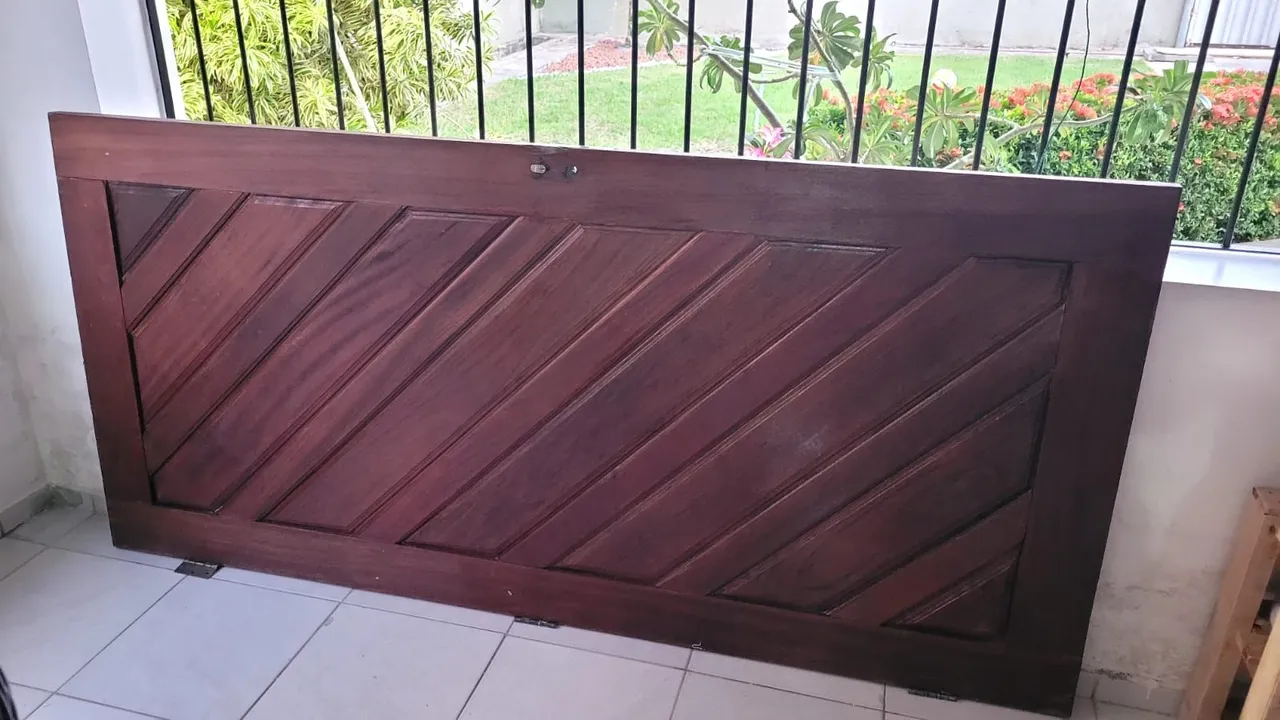 Porta de Madeira Maciça Jatobá