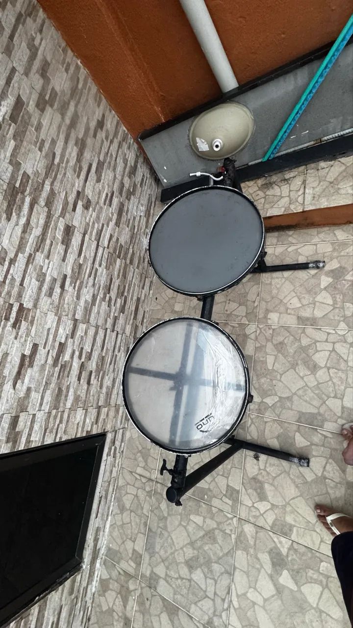 Vendo ou troco par de surdos de percussão . - Foto 3