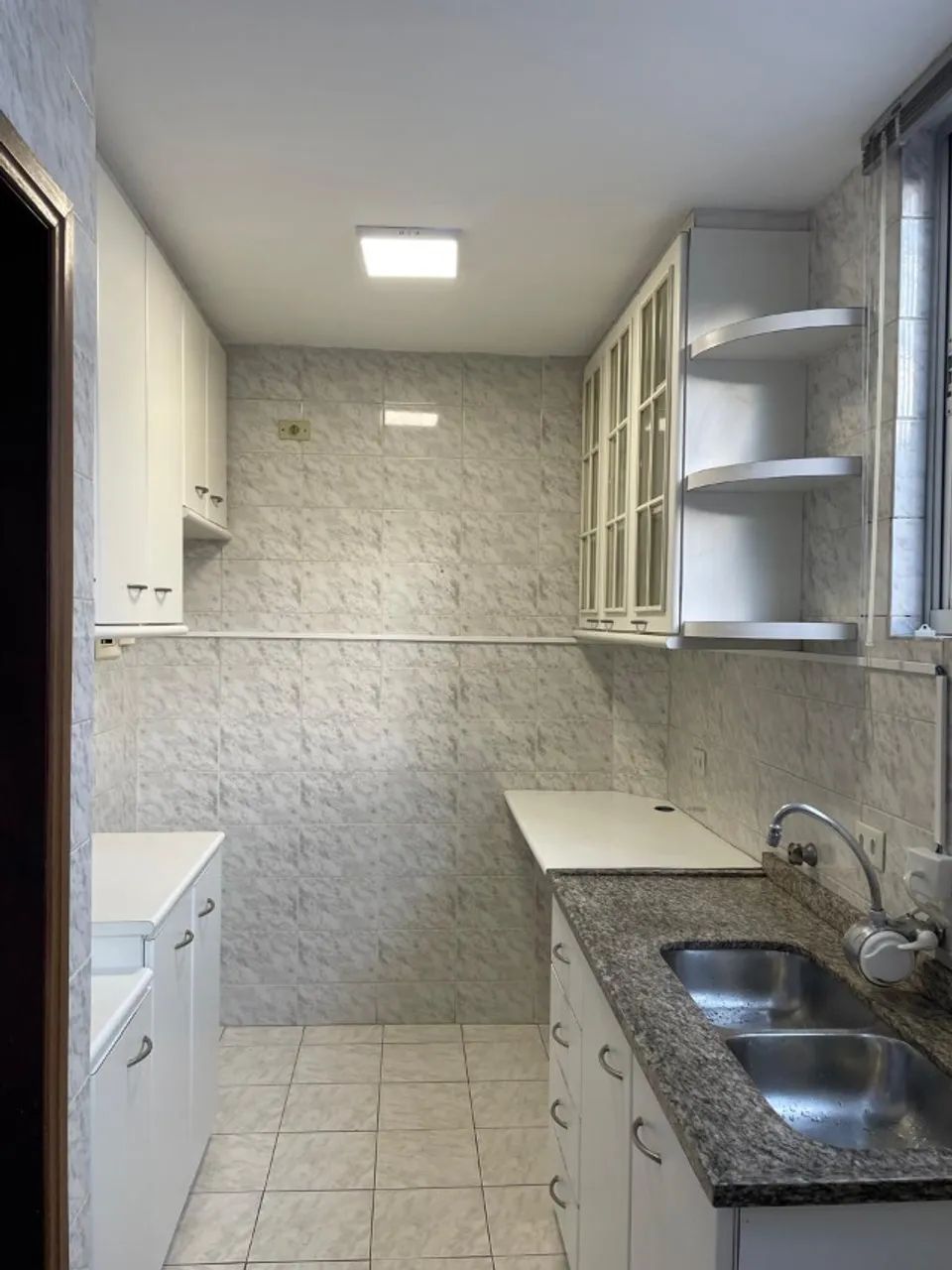 Apto Batel ensolarado e bem ventilado 3 quartos direto com o proprietário - Foto 3