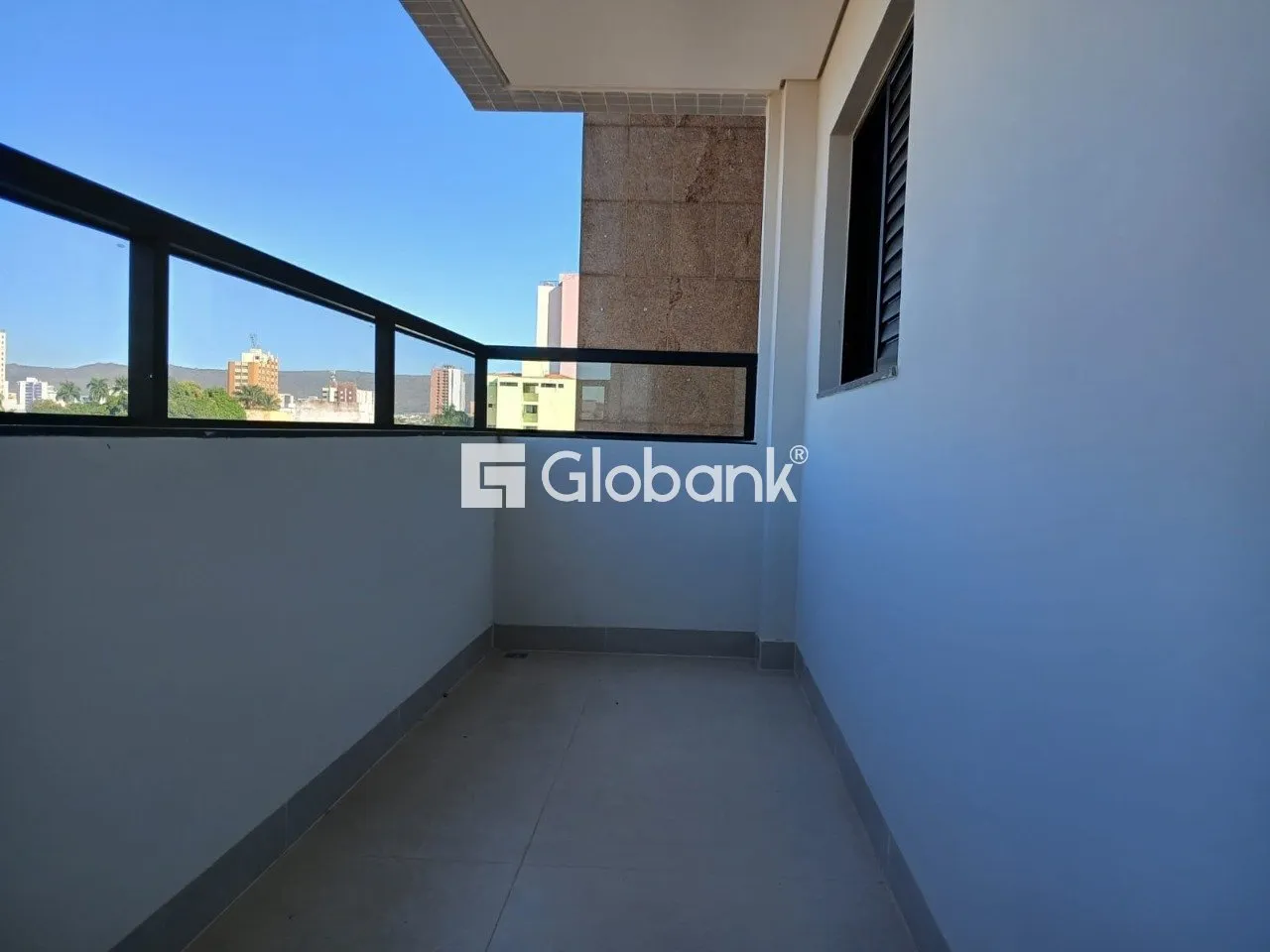Apartamento à venda em Centro com 3 Quarto(s), 1 Suíte(s) e 2 Vaga(s).