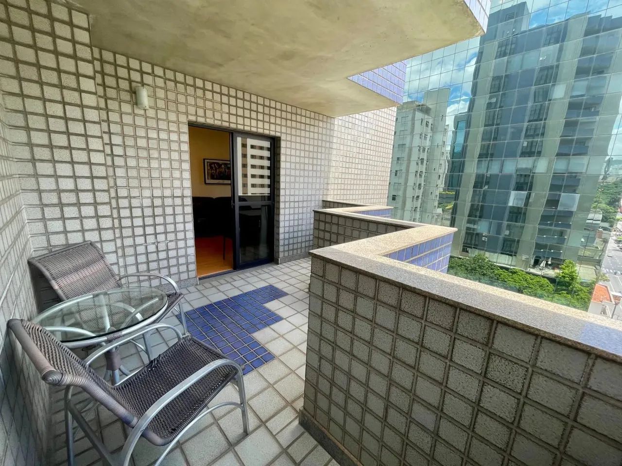 Apartamento de 01 quarto mobiliado com varanda na Savassi - Foto 4