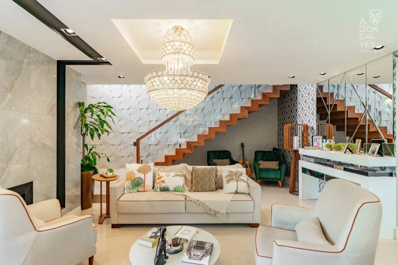 Casa em Condomínio, 04 Suítes, 05 Vagas, Piscina Privativa, Boa Vista, Curitiba