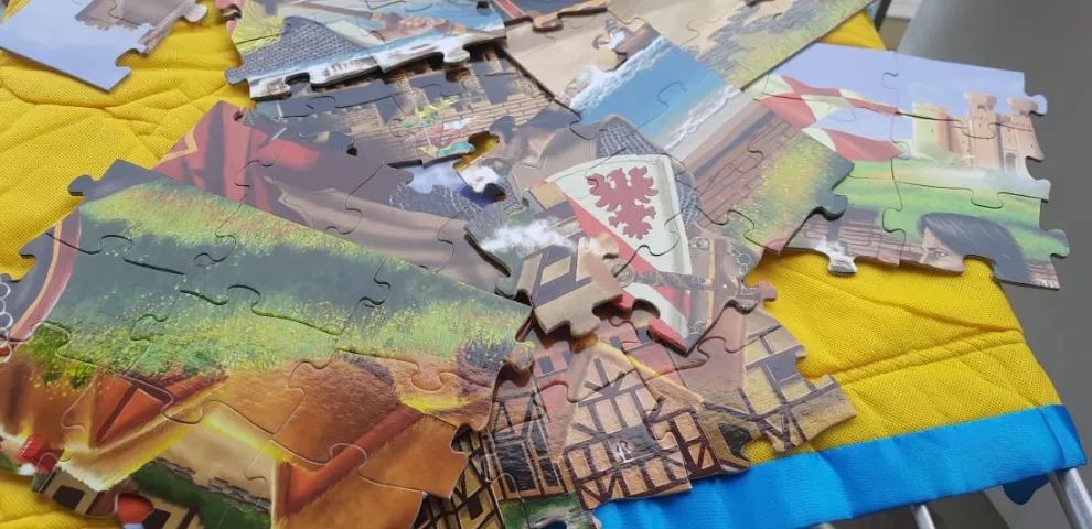 Puzzle de chão da marca Melissa & Doug, com o tema "Medieval Triumph" - Foto 2