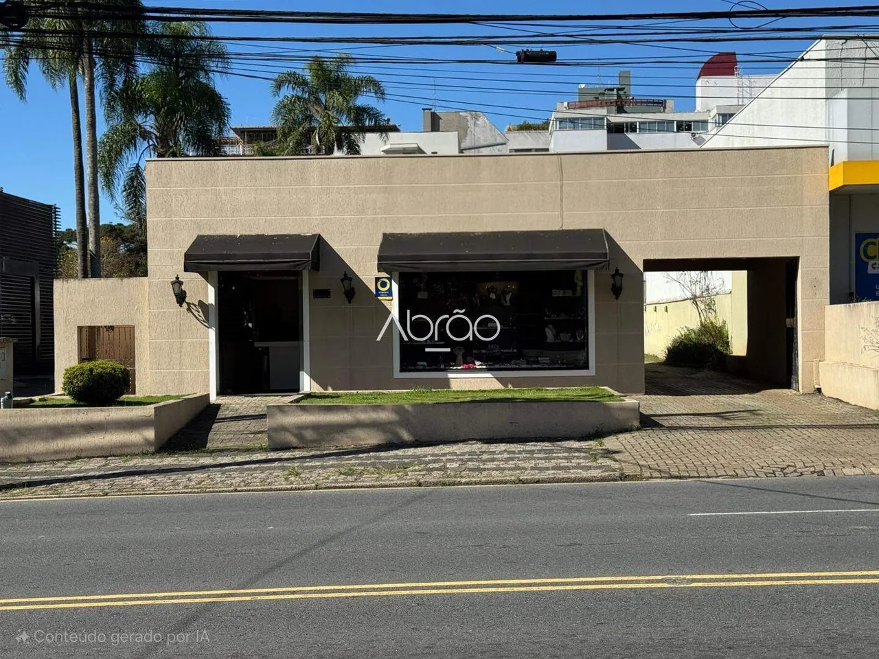 Loja Comercial para alugar no Cabral com 200 m² e 10 Vagas Excelente Visibilidade em Via