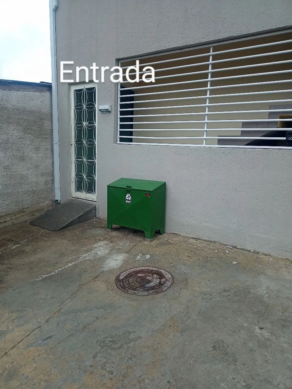 Aluga kitnet 700,00 com água e luz incluso na vila Pompéia bairro Tatuquara