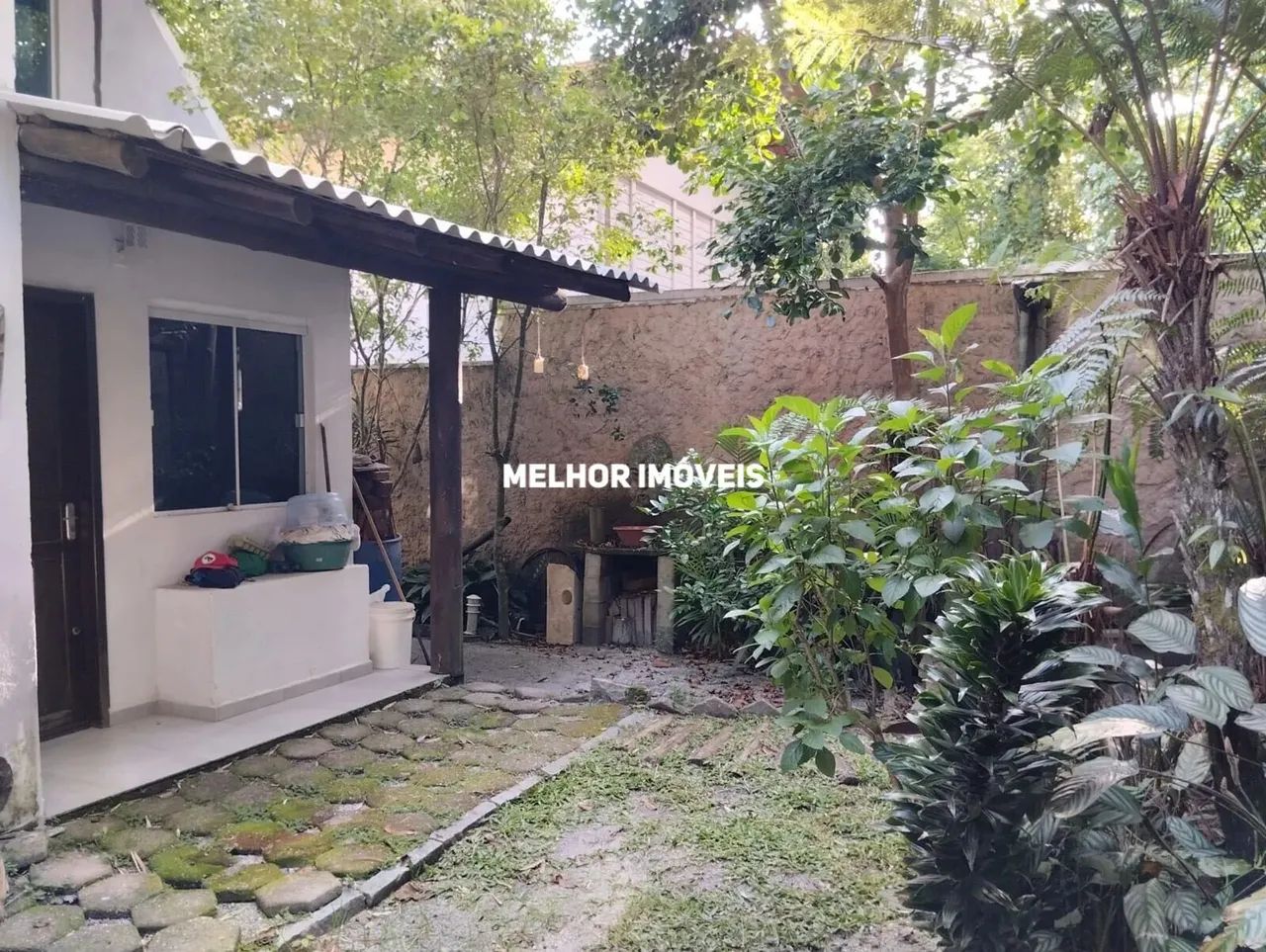 Casa Rústica à venda localizado na Praia do Estaleiro em Balneário Camboriú - SC - Foto 2
