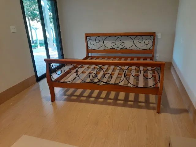 Cama Queen Detalhe em Ferro - Rr Móveis  - Foto 2