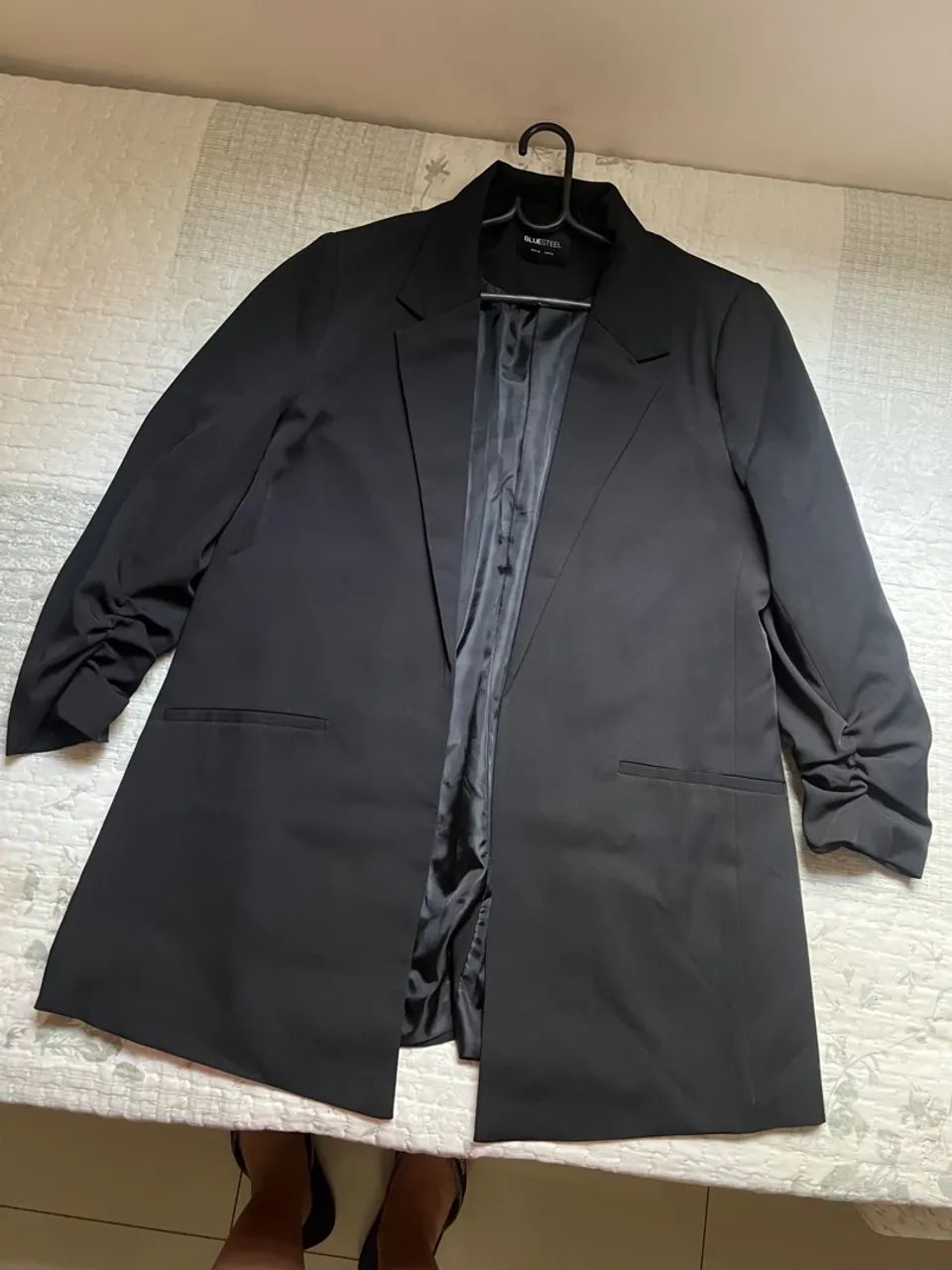 Blazer feminino alongado preto