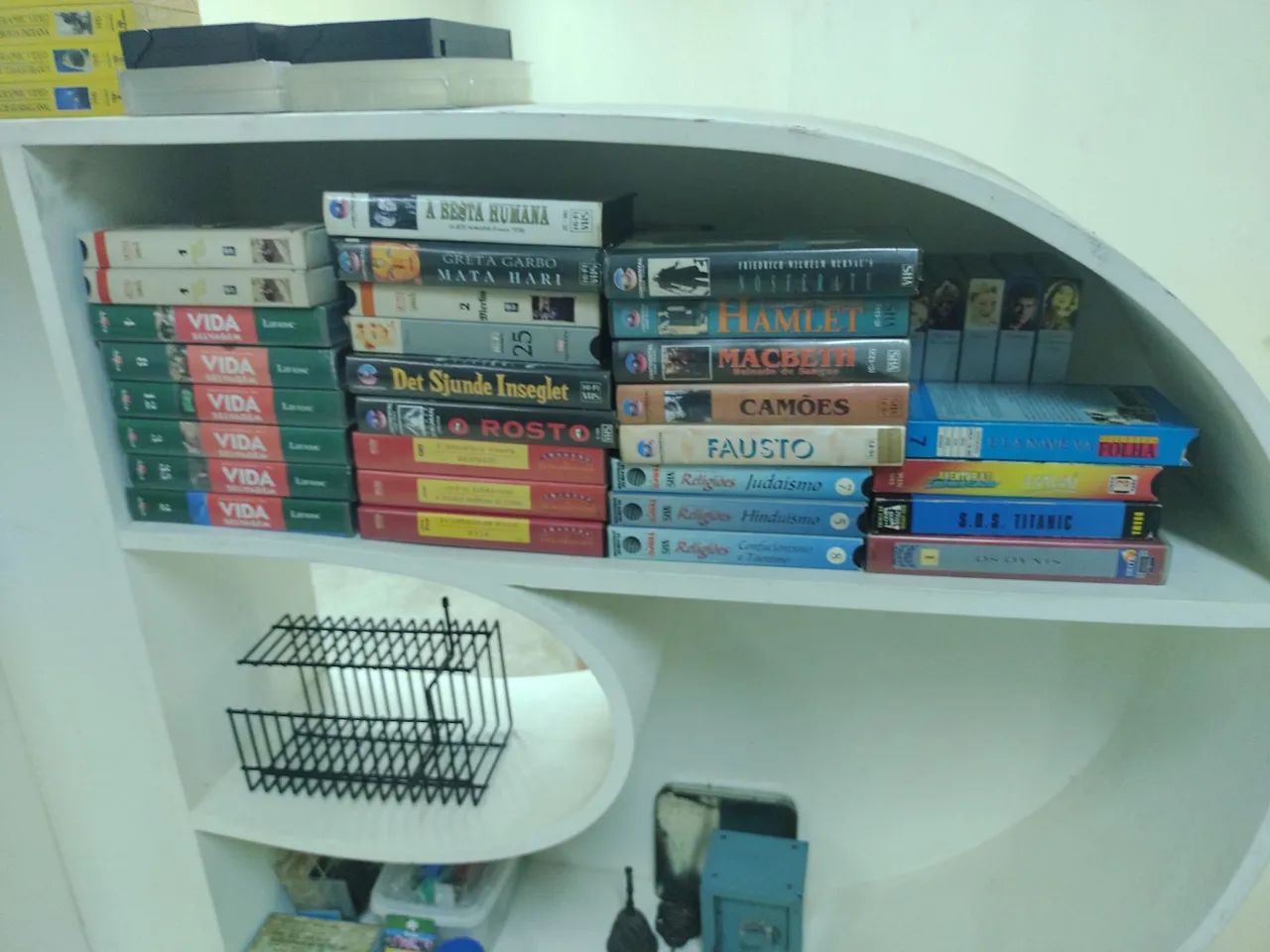 Castelo Rá Tim Bum, fitas VHS, de video, varias.