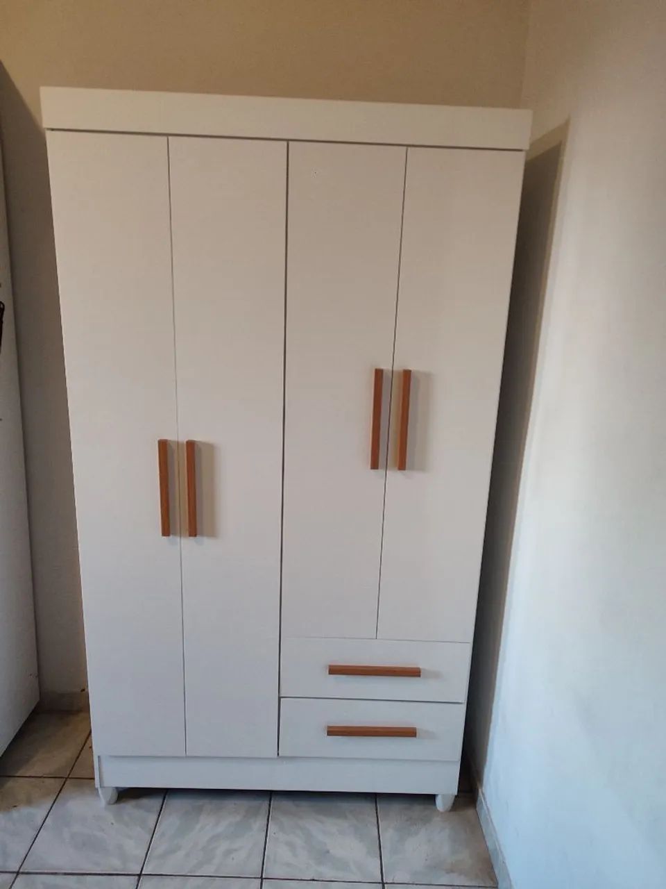 Guarda-Roupa Moderno 4 Portas com Gavetas - Foto 3