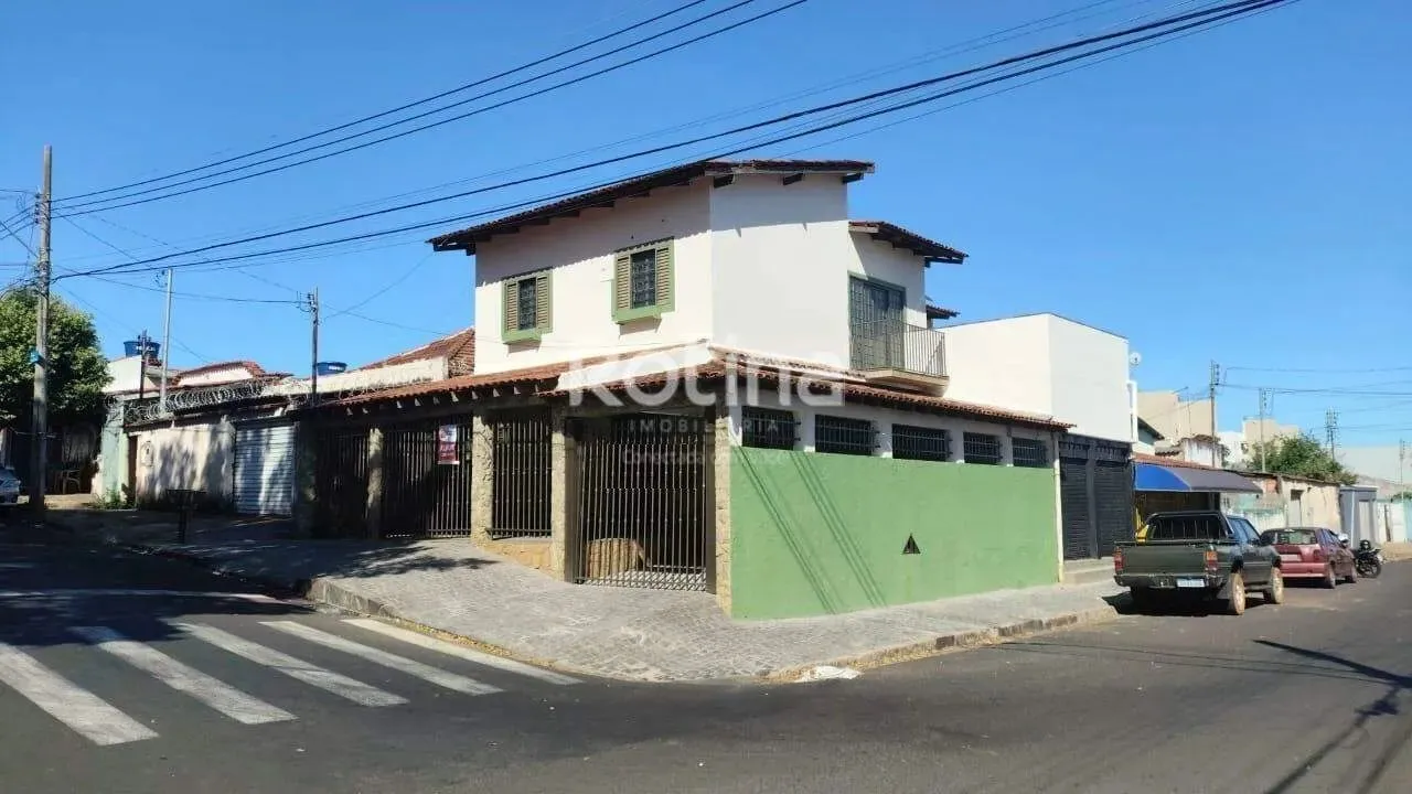 Casa para alugar, 3 quartos, Martins - Uberlândia/MG - Rotina Imobiliária