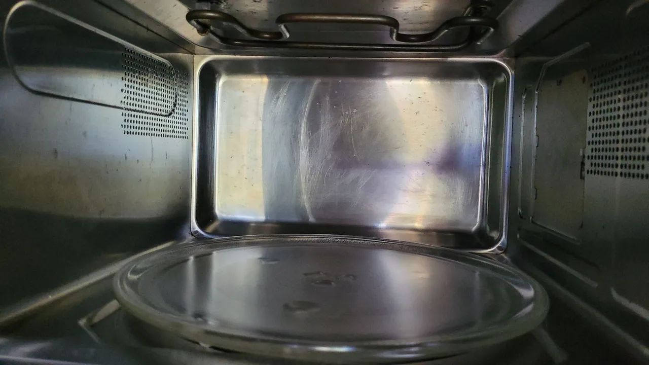 Micro-ondas Brastemp Ative - conservado